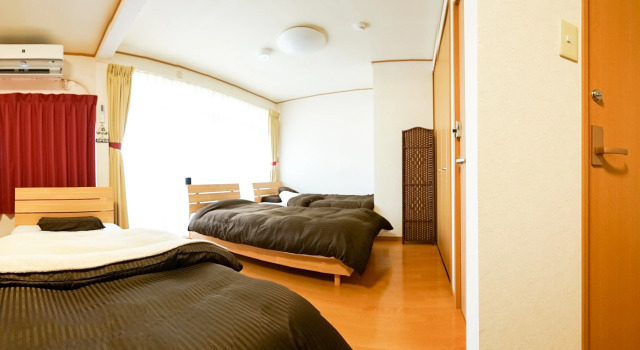 Guesthouse Nishikanazawa Smile and Smile, Rezervovat Hotel Hotely v Ishikawa s parkováním, Parkování