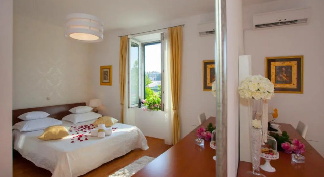 Luxury Rooms Duje, Prenota Appartamento Hotel a Croatian Islands con parcheggio, Parcheggio