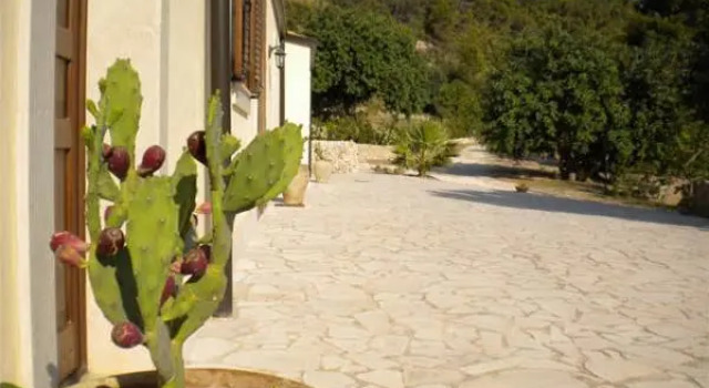 Oasi Monte Rhenna, Book Hotel Hotels in Sicily with Parking, Parking
