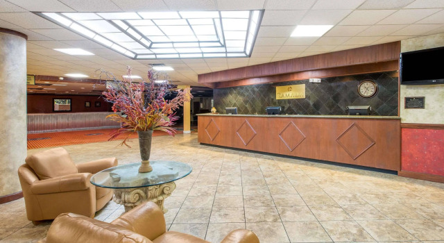 Clarion Inn and Suites Convention Center Kearney, Book Hotel Hoteller i Kearney med pool, Swimmingpool