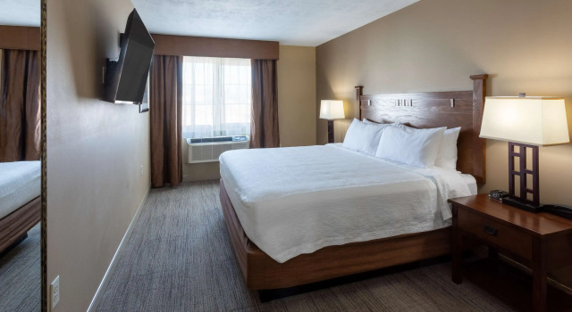 Люкс c 1 комнатой GrandStay Inn & Suites of Luverne