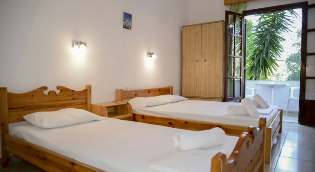 Corfu Room Apartments With big Parking Area, Забронировать Апартаменты/квартира Отели периферии Ионических островов с парковкой, Парковка