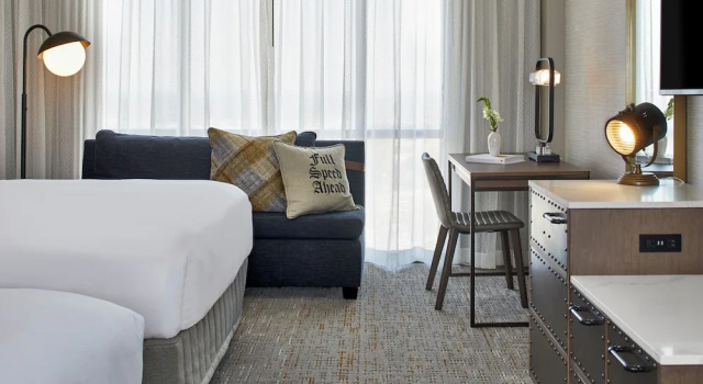 Четырёхместный номер Deluxe The Battle House Renaissance Mobile Hotel & Spa