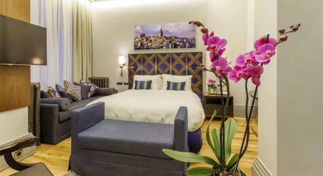 Junior Suite s balkonem a a výhledem do zahrady Ravouna 1906 Suites - Special Class, Adults Only