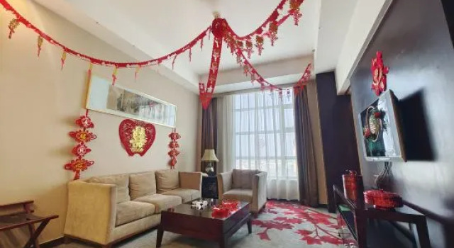 Люкс Jinan Zhangqiu Inzone Garland Hotel