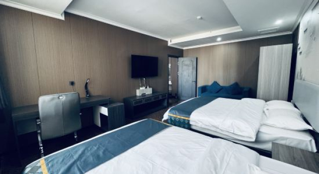Семейный люкс Peace Hotel (Korla Petrochemical Avenue)