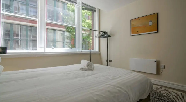 Stunning 1-bed Flat in Trendy Manchester Sleeps 4, Забронировать Отель Манчестер Большой Манчестер, рядом с Район Гей-виллидж в Манчестере