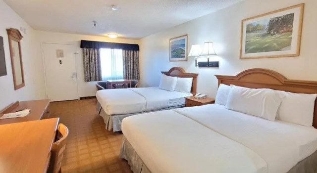 Четырёхместный номер Standard DOWNTOWN SLO INN - SAN LUIS OBISPO