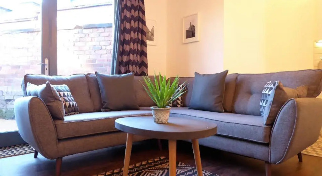 Stables at The Coach House Apartments, Varaa Huoneisto Asunnot kohteessa Merseyside, Huoneisto