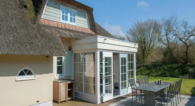 Коттедж Restyled Thatched Villa Near the Sea in Cosy Domburg