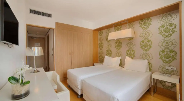 Standard Doppel Zimmer mit Blick NH Palermo
