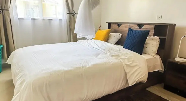 Коттедж Spacious 4-bedroom with a pool