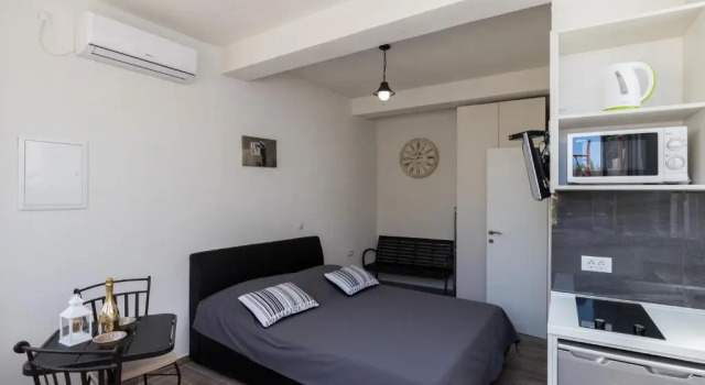 Студия Apartments Life