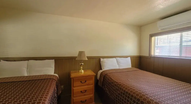 Семейный люкс с 2 комнатами Kernville Inn
