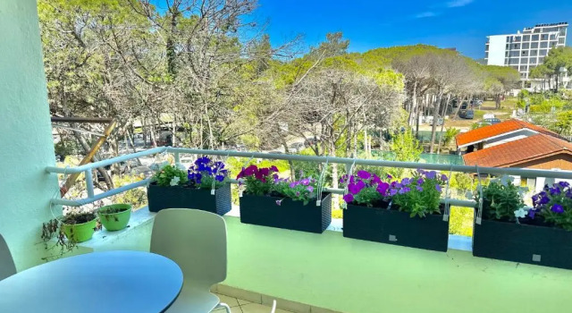 Апартаменты Cheerful 2-bedroom apartment in Golem