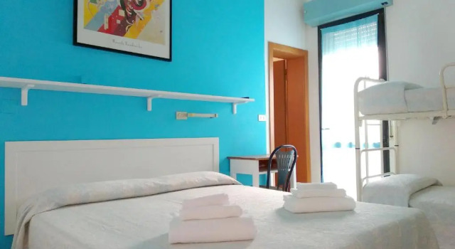 Семейный номер Standard с балконом Hotel Zenith