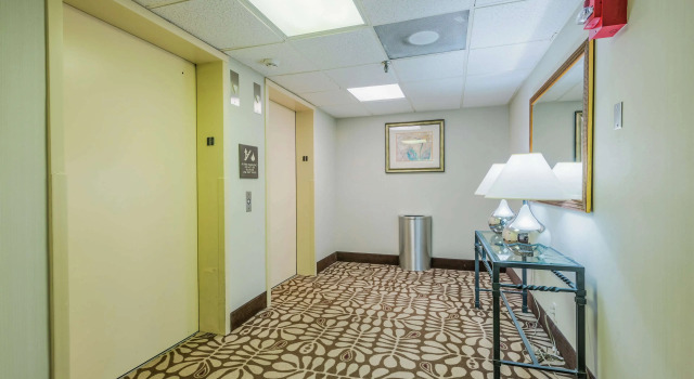Hampton Inn Tampa International Airport/Westshore, Book Hotel Hoteller i Tampa med parkering, Parkering