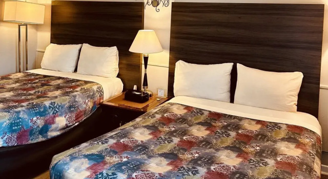 Четырёхместный номер Standard Lakeview Motel & Cottage