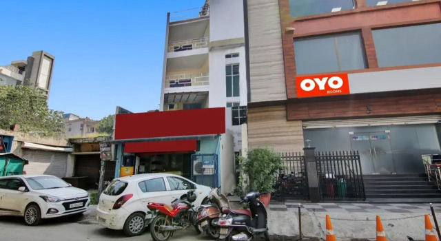 OYO Flagship 70115 King Stay