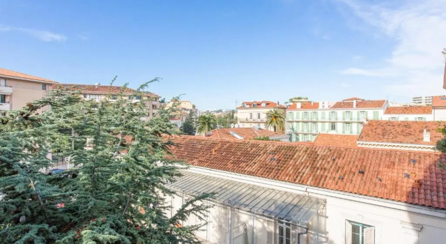 Martinez Hotel Area: Modern 3 Bedrooms W/ Terrace
