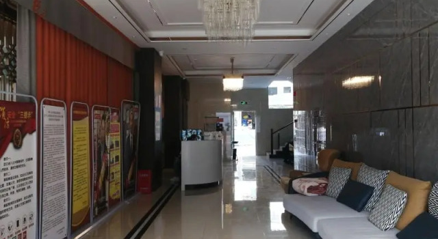 Shell Hotel Xingyi Jushan District Hinghe Waterway Administration, Book Hotel Hotels in Qianxinan with Parking, Parking