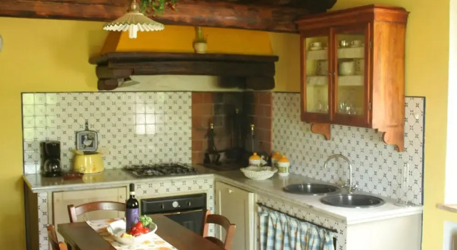 Romantic Farmhouse near Medieval Village of Montaione, Buchen Sie Ferienhaus Hotels in Elsa-Tal mit Parkplatz, Parkplätze