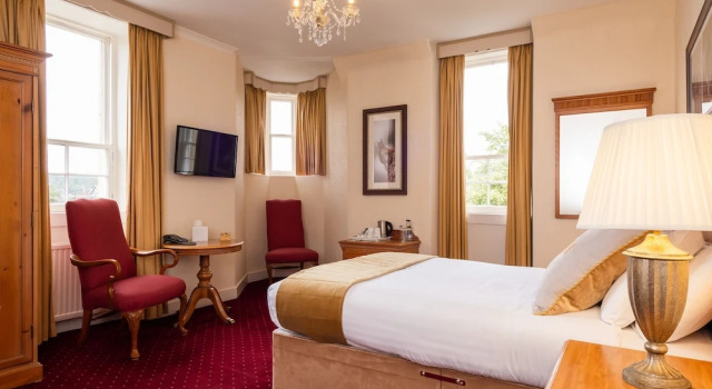 Номер Superior Grant Arms Hotel