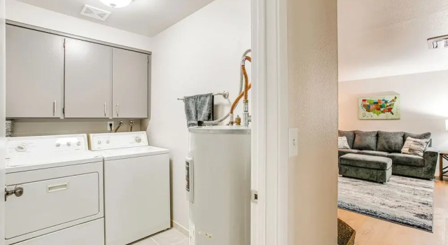 Updated Duplex Home < 1 Mi to Downtown Enumclaw!, Забронировать Дом для отпуска Энумкло Crystal Mountain Washington