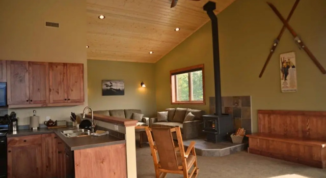 Шале Deluxe с видом на горы Cedar House Restaurant & Chalets