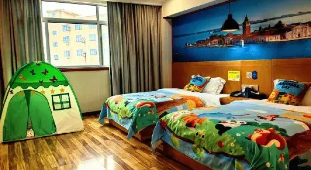 Семейный тент с 2 комнатами Balidao Holiday Hotel (Hezhou College)