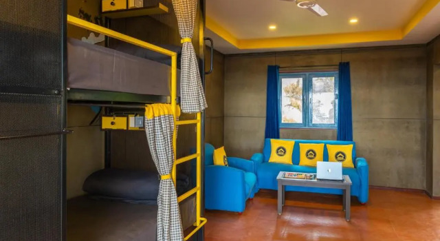 Кровать в общем номере The Hosteller Munnar