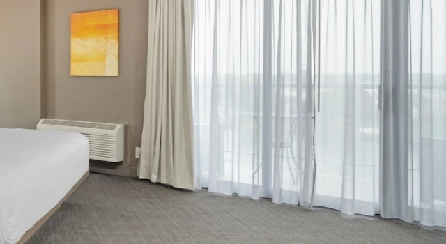 Номер Standard с балконом Comfort Suites Idaho Falls
