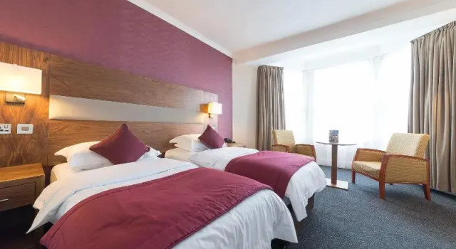 Номер Executive The Empress Hotel