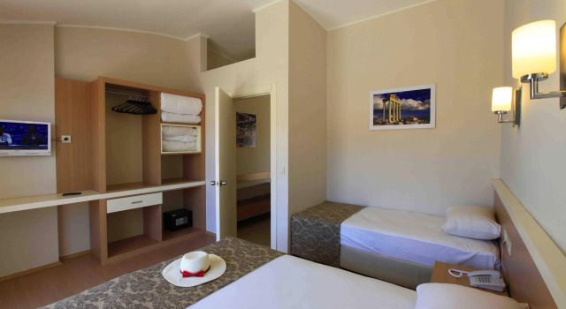 Sun City Apartments & Hotel