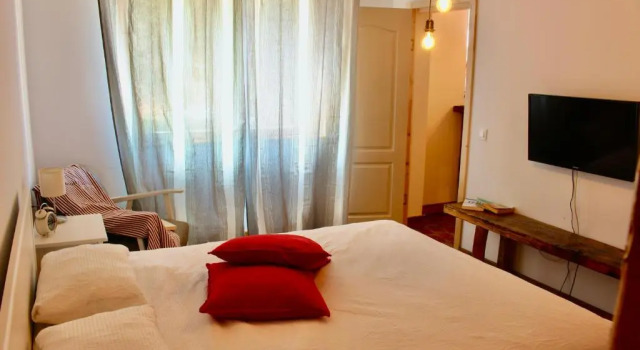 Cozy Apartment, Rezerwuj Apartament Hotele w Carpathians - Romania z parkingiem, Parking