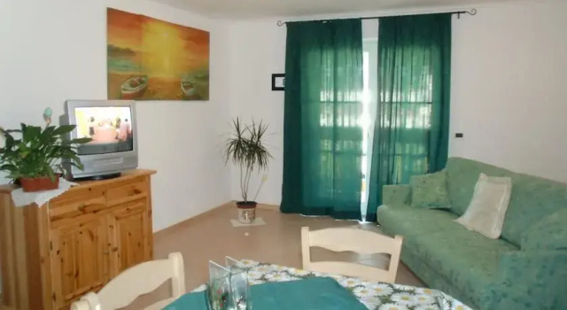 Appartamenti Agriturismo Cèsa Ciasates, Забронировать Отель Канацеи Трентино-Альто-Адидже, рядом с Канатная дорога Пекол-Коль дей Росси (нижняя станция)