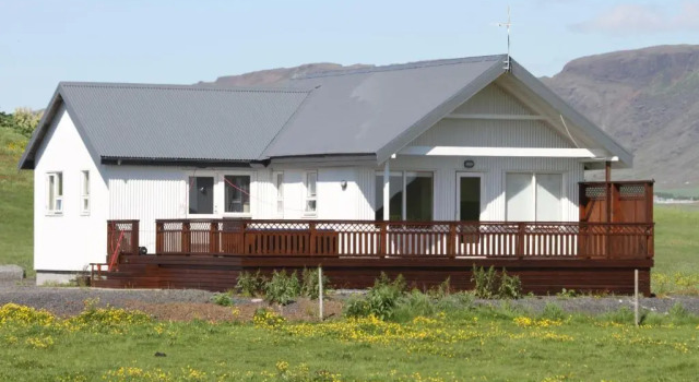Коттедж с 3 комнатами Stryta Guesthouse