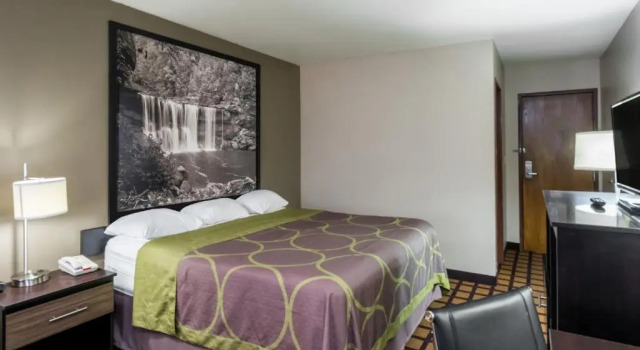 Номер Standard Super 8 by Wyndham Munfordville KY