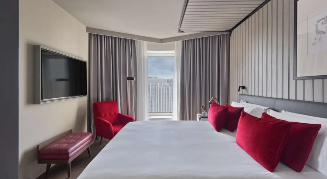 Двухместный номер для гостей с ограниченными возможностями Canopy by Hilton Madrid Castellana