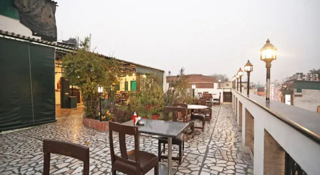 Vivek Hotel