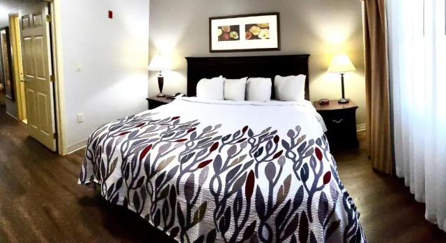 Двухместный люкс Red Roof Inn & Suites Midland