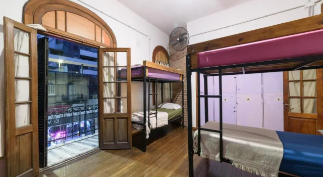 Кровать в общем номере Hostel Why not nva