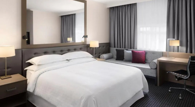 Двухместный клубный номер Standard Sheraton Heathrow Hotel