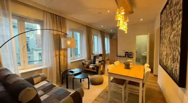 Апартаменты Huswell Artsy Family Apartment in City Center
