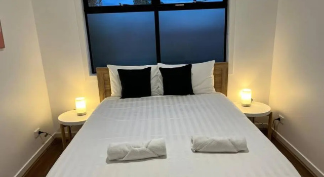 Brand New Modern 2 BR Guesthouse at Airport!