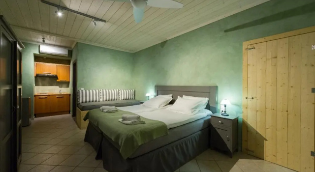 Студия Enetiko Resort
