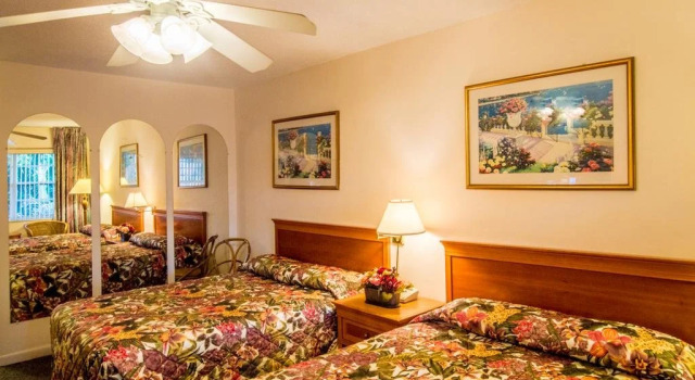 Shore Haven Resort Inn, Забронировать Курортный отель Лодердейл-бай-Си штат Флорида, рядом с Sea Ranch Village Shopping Center