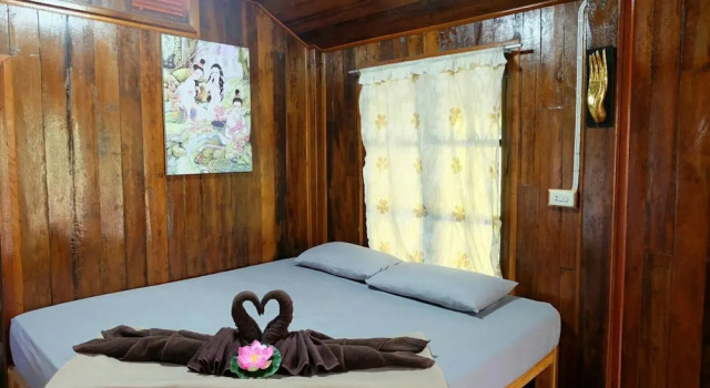 Ruenpinwilai Resort, Rezervovat Lázně / Resort Hotely v Central Thailand se snídaní, Snídaně