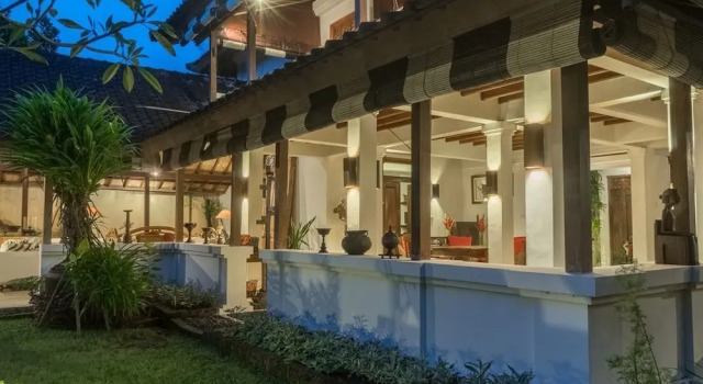 Colonial White House - Seminyak, Rezervovat Hotel Hotely v Bali se snídaní, Snídaně
