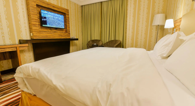 Люкс c 1 комнатой Crown Town Hotel